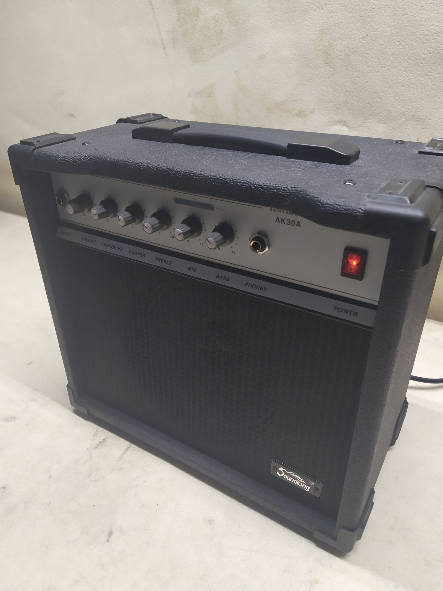 Wzmacniacz piecyk gitarowy Soundking AK30A 30W