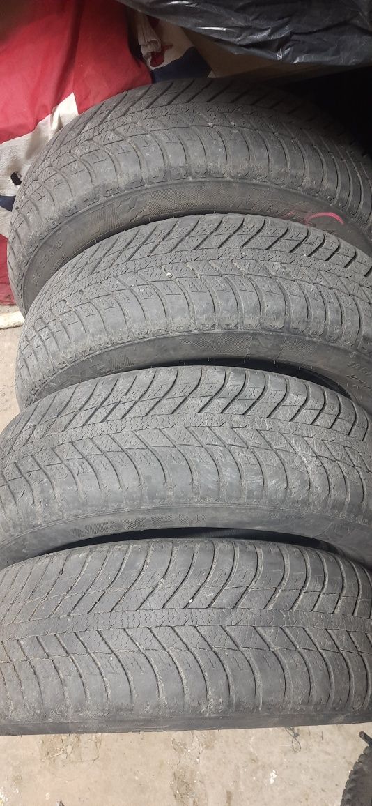 Продам резину всесезонка 185/65 r15