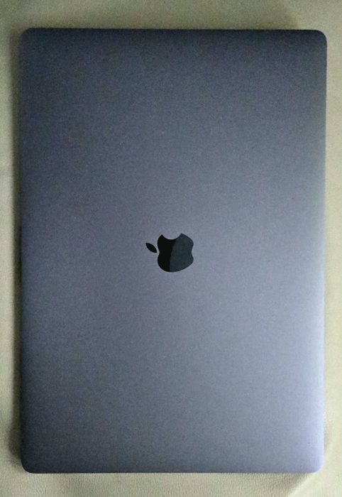 Macbook Pro 16 cali procesor i9 model A2141