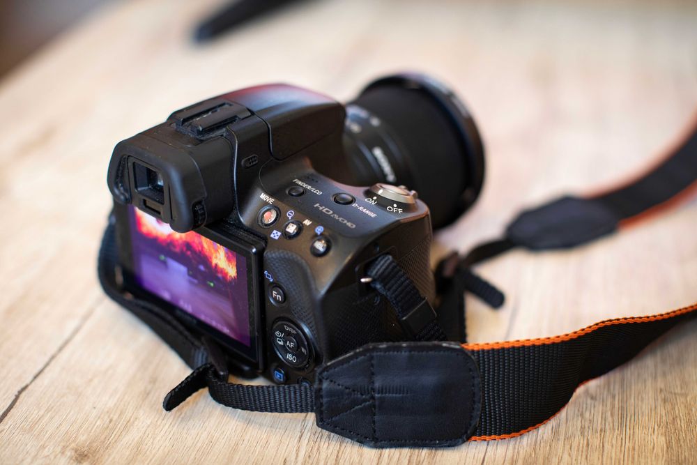 Зеркалка Sony A55V с объективом 18-55 в хорошем состоянии