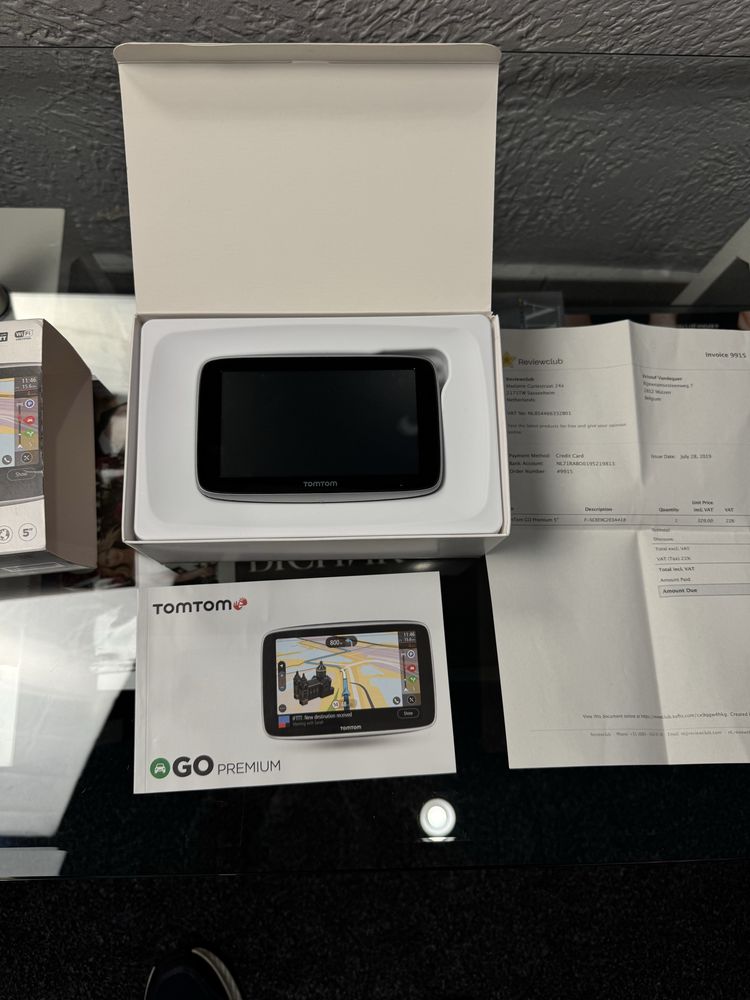 TomTom GO Premium 5  навігатор