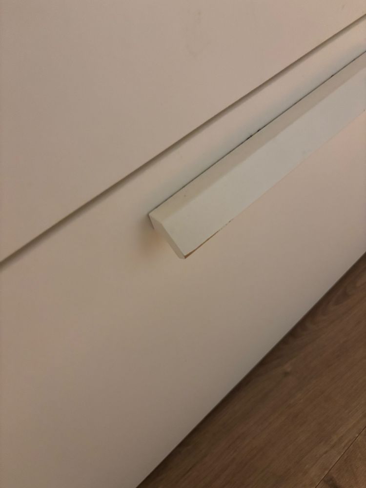 Łóżko Brimnes 140x200 z zagłówkiem