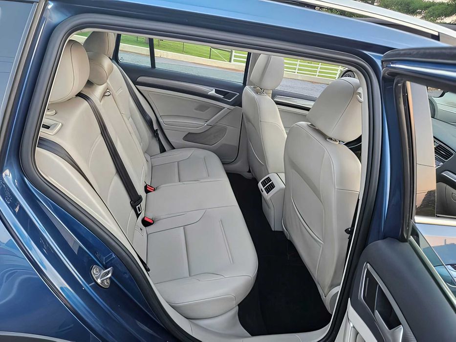 Volkswagen Golf      2019