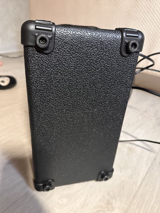 Комбоусилитель для бас гитары