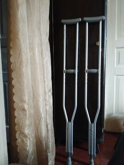 Продам костыли б/у