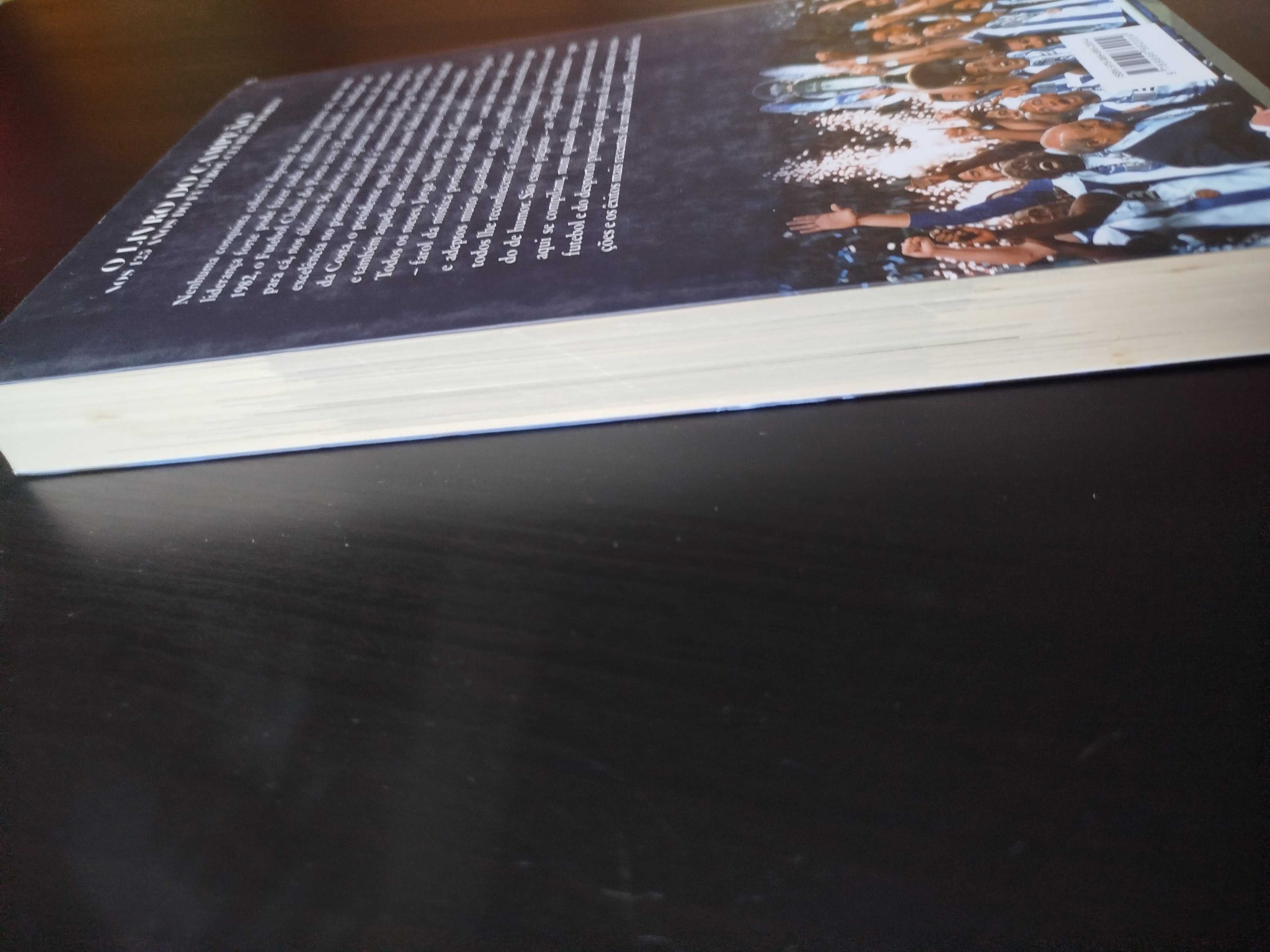 Livro "Até ao Mar Azul as páginas do presidente Pinto da Costa"