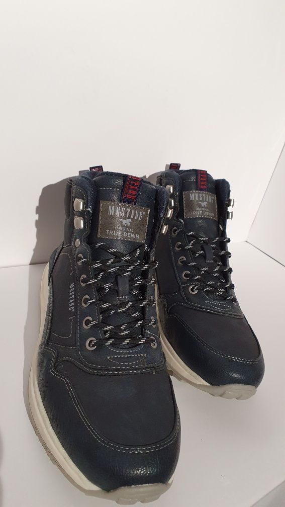 Buty nowe męskie ocieplane znanej marki Mustang w rozmiarze 45