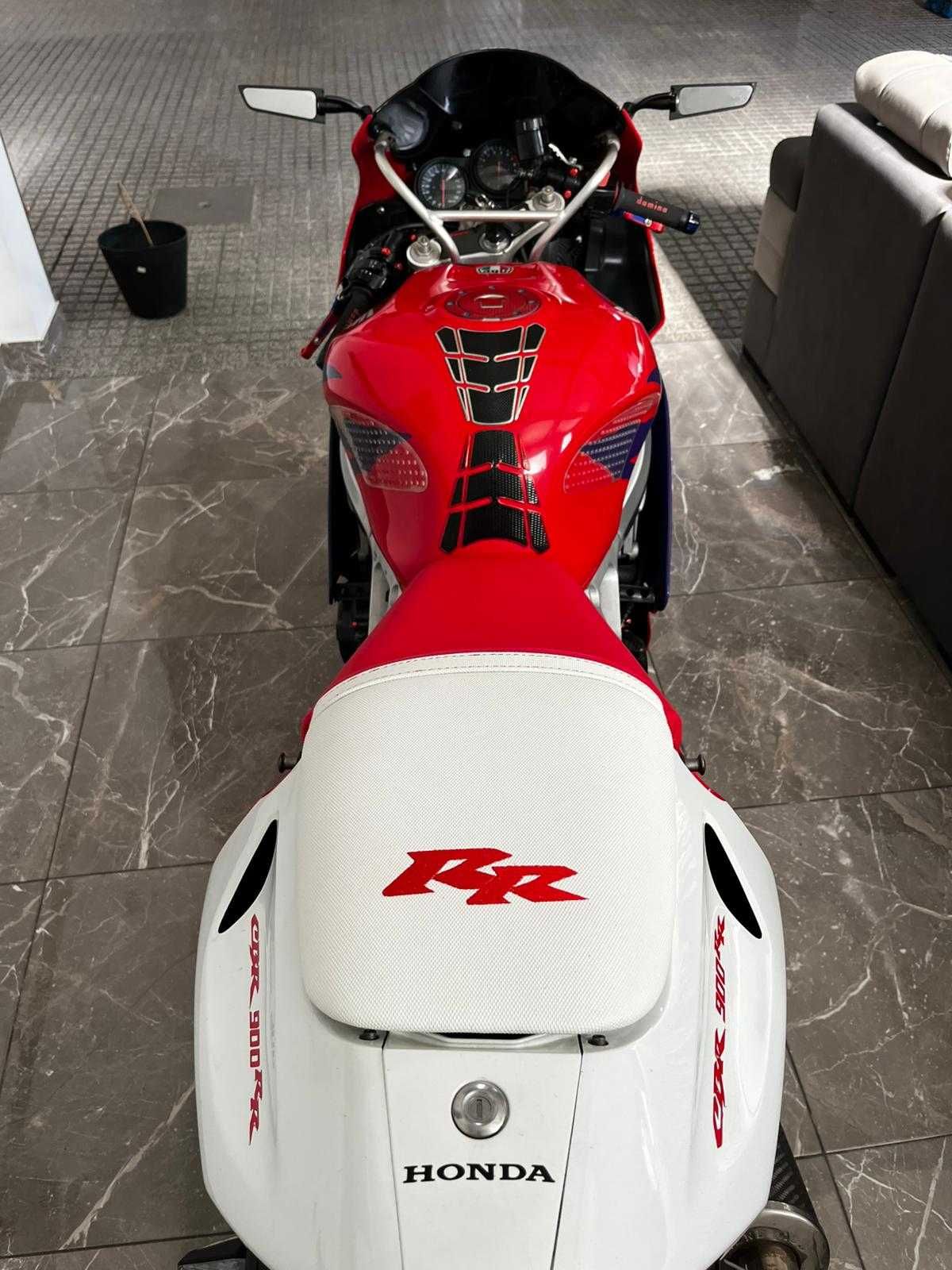 Magnífica Honda 900 RR