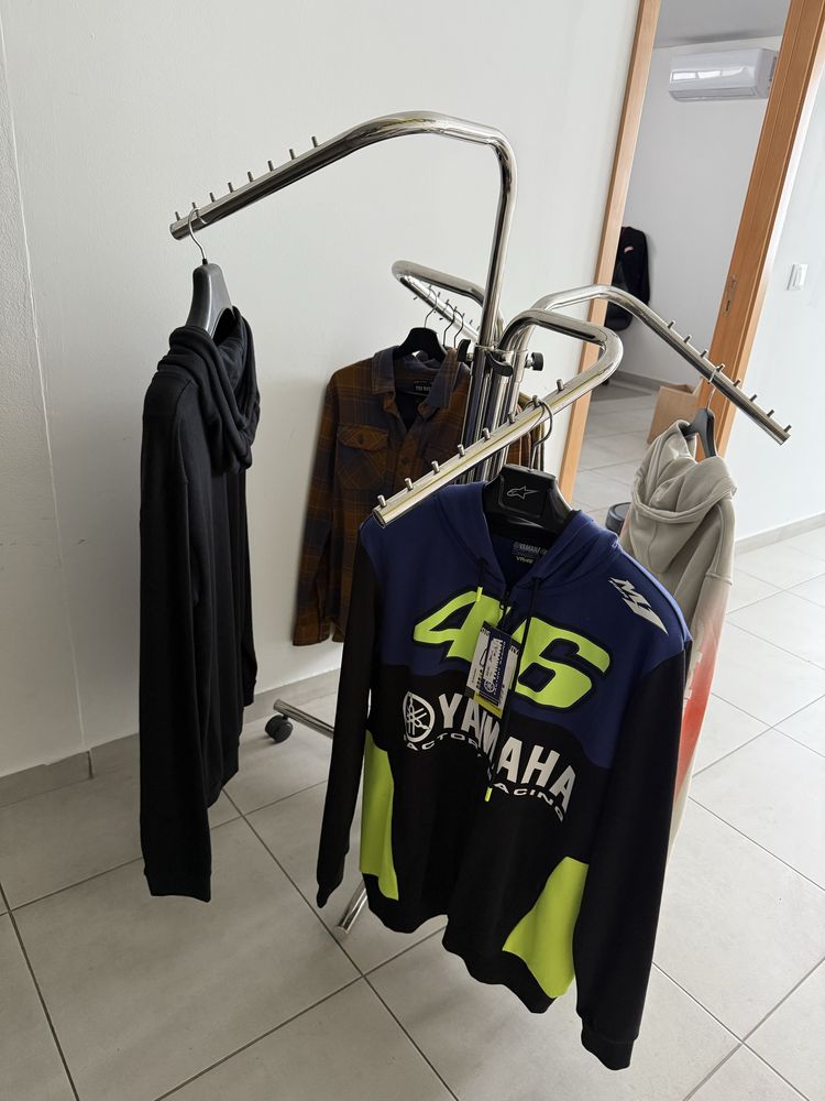 Expositor estendal roupa Inox loja NOVO