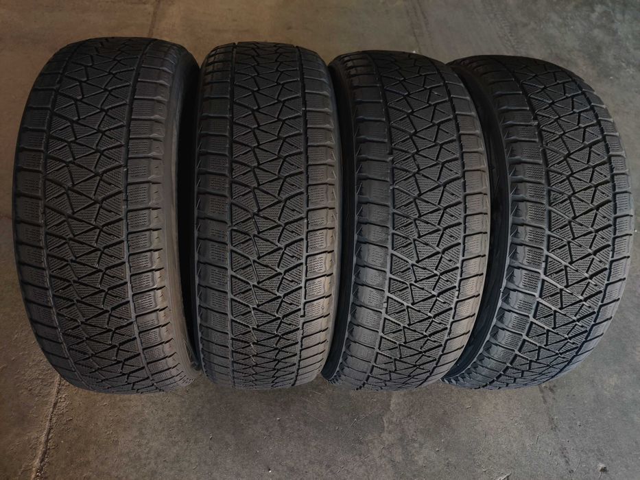 R20 235 55 Bridgestone Blizzak DM-V2 зимові шини