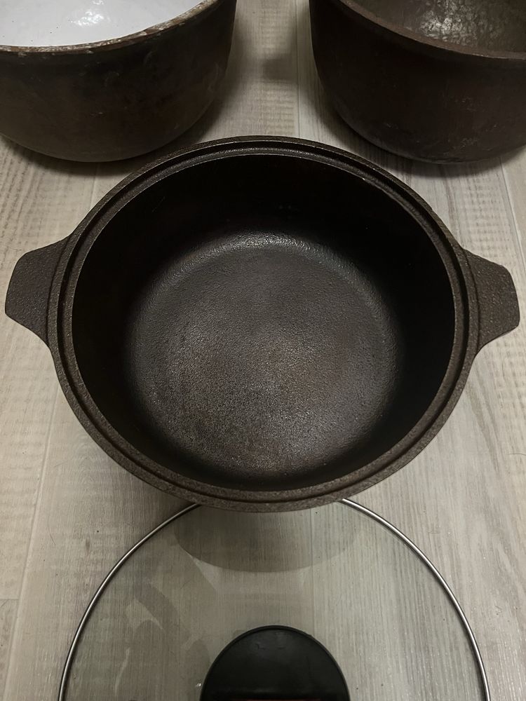 Казаны чугунные СССР редкие 4 л.и 1,5 л