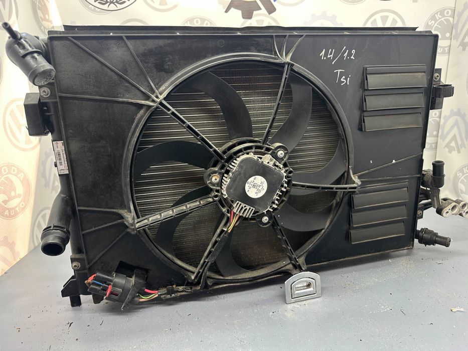 Касета радіаторів 1.2 1.4 TSI дифузор радіатор Гольф Октавія Тоуран