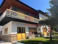 Moradia T6 com piscina exterior  em Lordelo, Guimarães