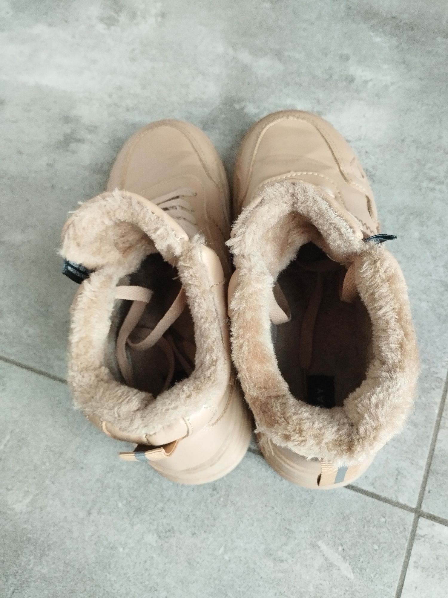 Buty ciepłe Sinsay r.38 wkł.23