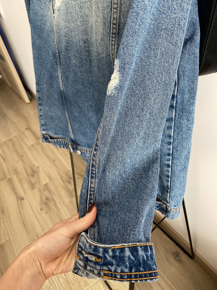 Jeansowa kurtka oversize Stradivarius