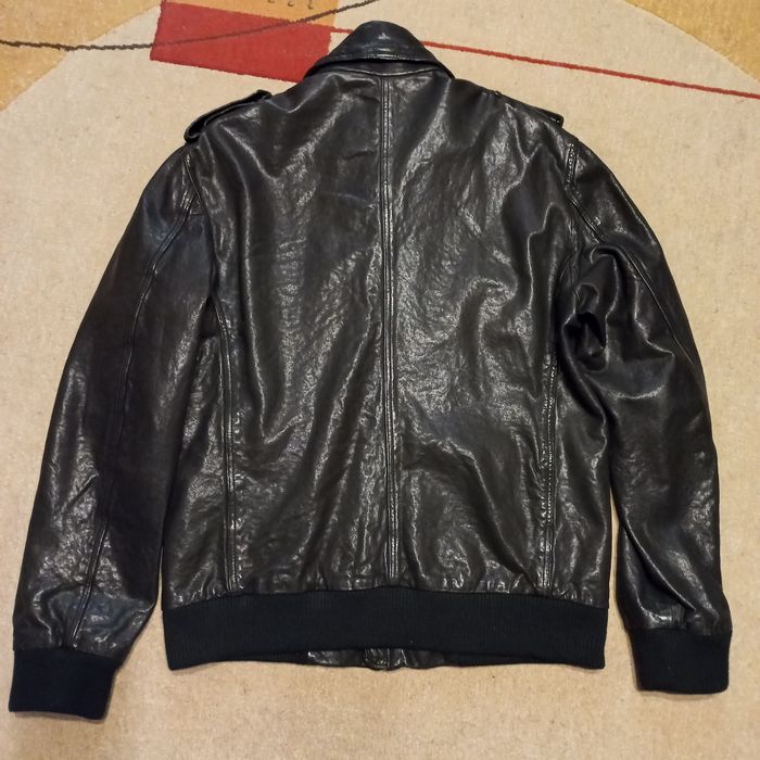 Чоловічий шкіряний бомбер