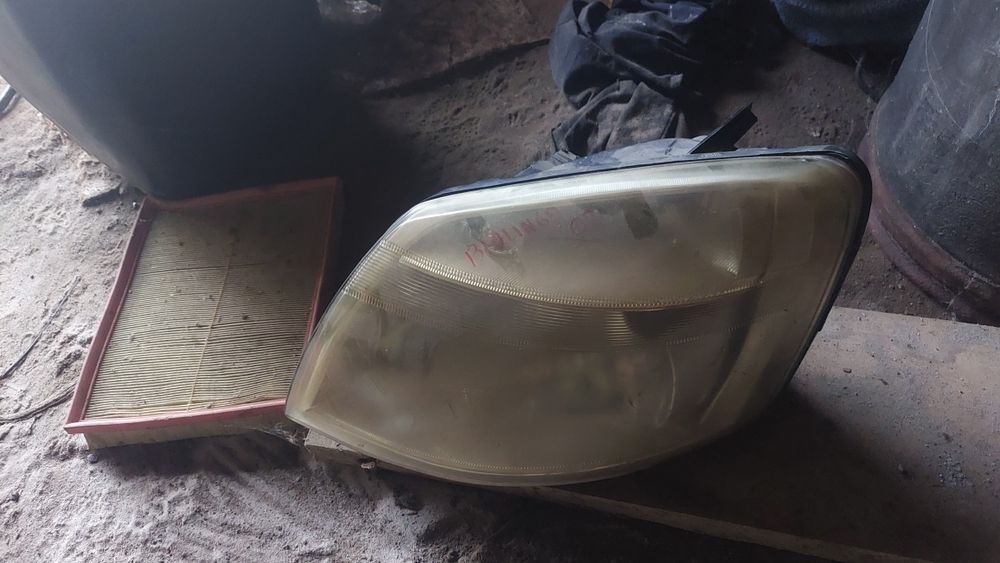 фара фари Citroen Berlingo 02-08 дефект корпуса