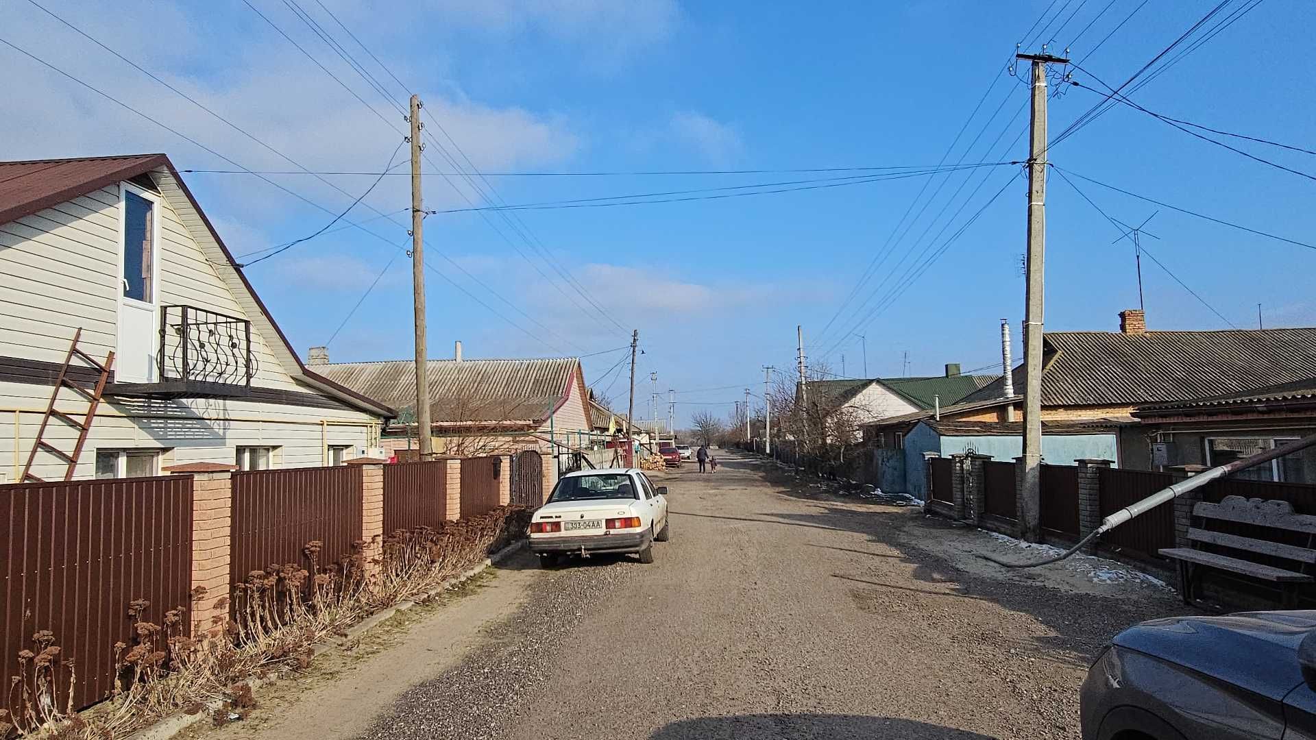 Будинок Квартира з комунікаціями, двориком, гараж. – місто Березань