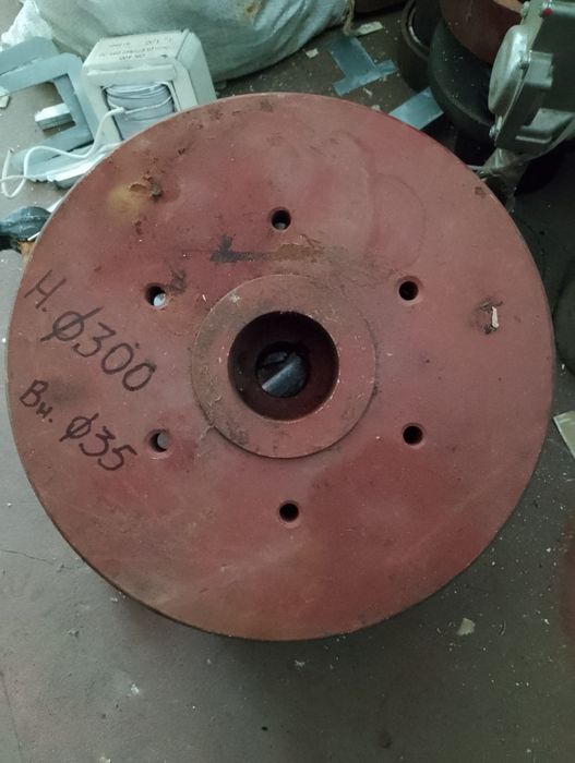 Тормозной барабан, шкив ф200, 300 мм.