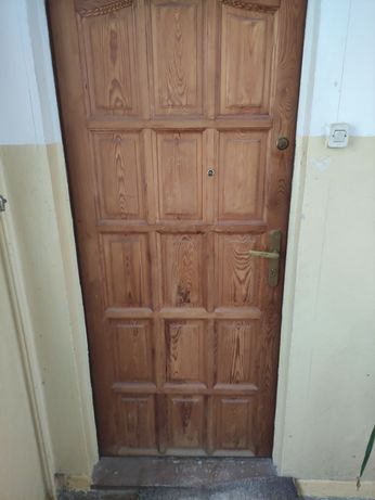 Drzwi drewniane zewnętrzne wewnątrz klatkowe 80 prawe