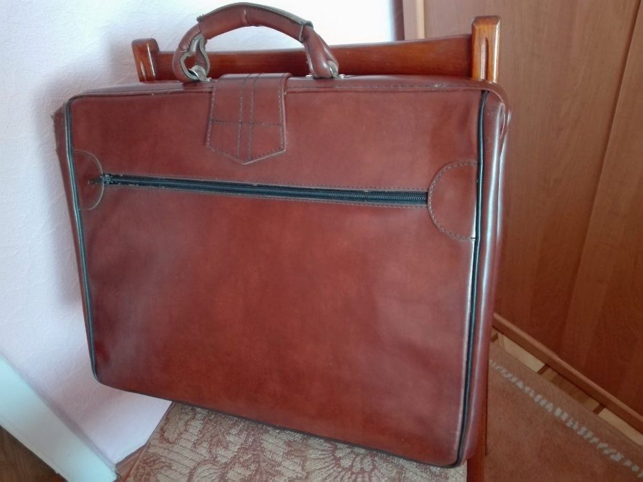 Портфель взрослый