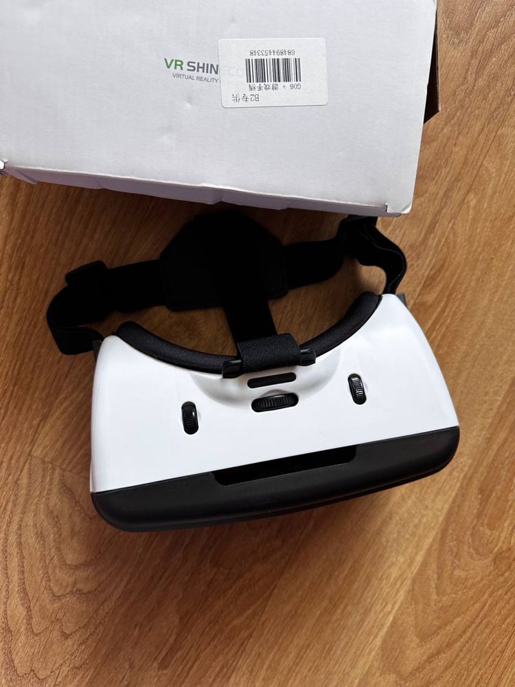 VR очки с джойстиком