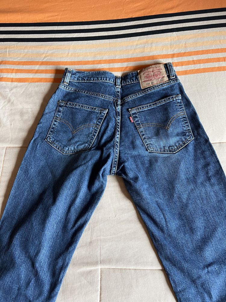 Calça >. Levi”s. Em excelente estado .
