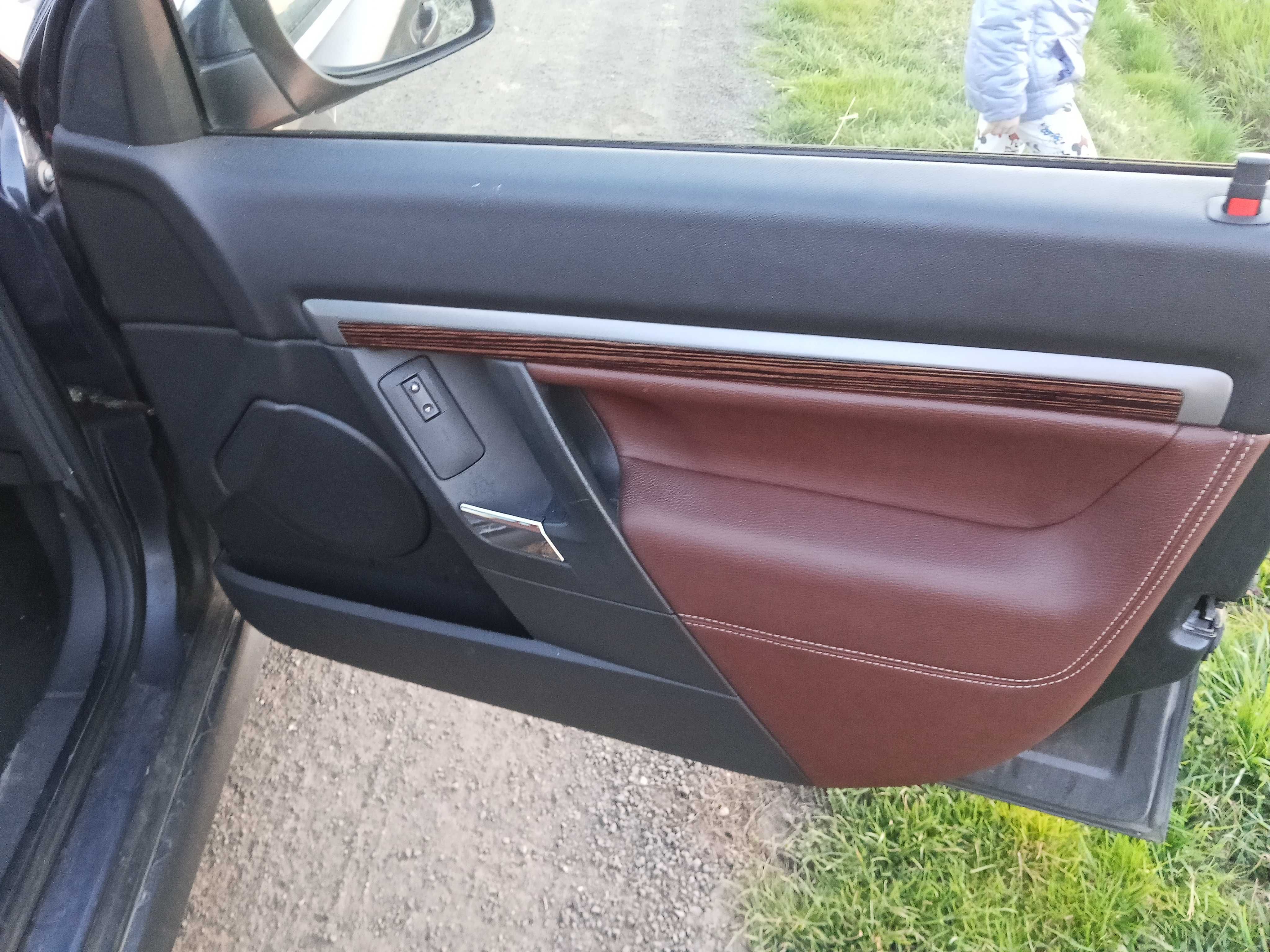 Półskóra Opel Signum czerwona