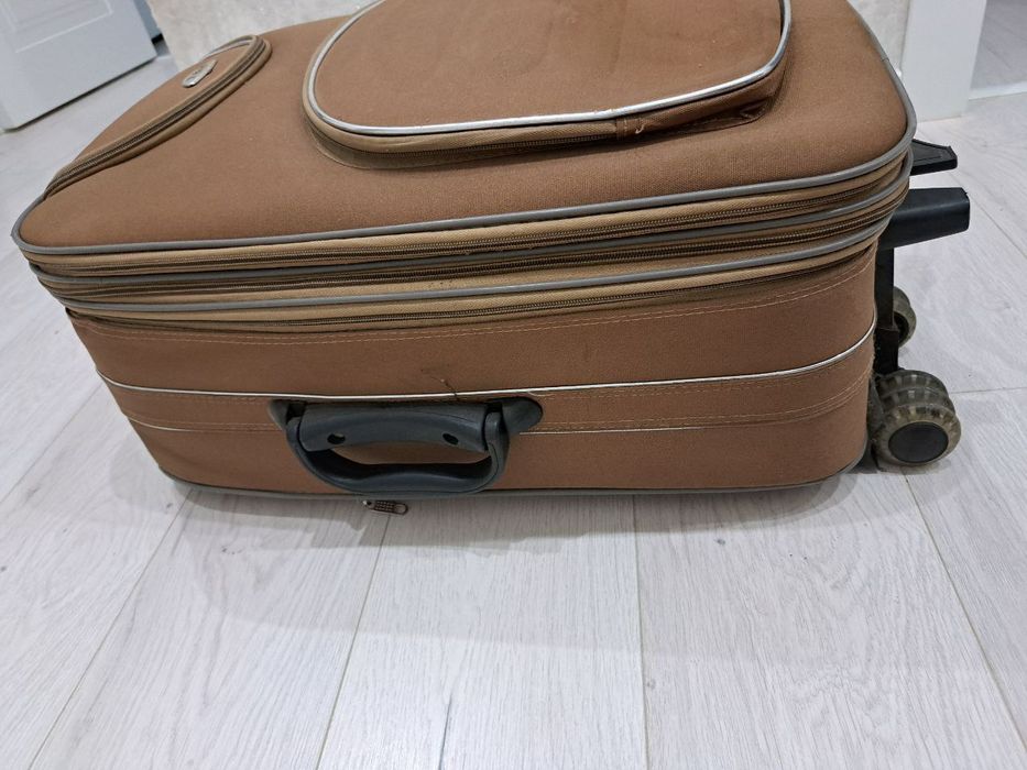 Чемодан,  сумка на колесах, валіза на колесах