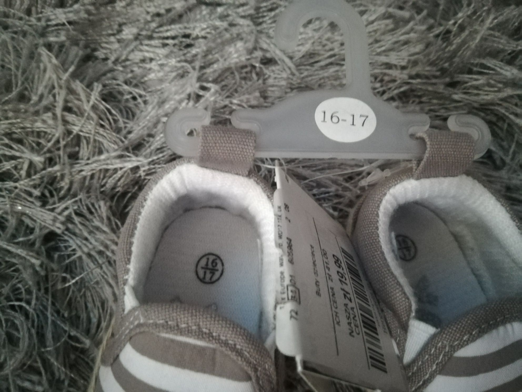 Buty, buciki dla niemowlaka rozmiar 16-17
