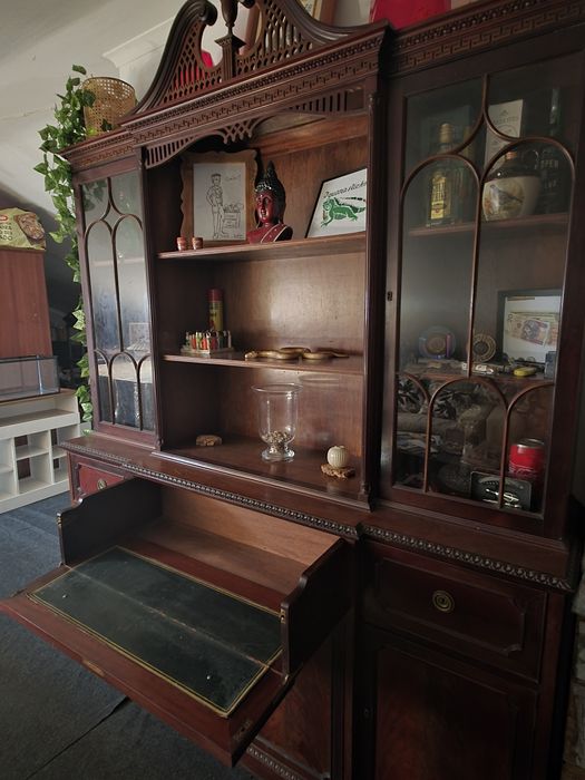 Móvel grande e robusto