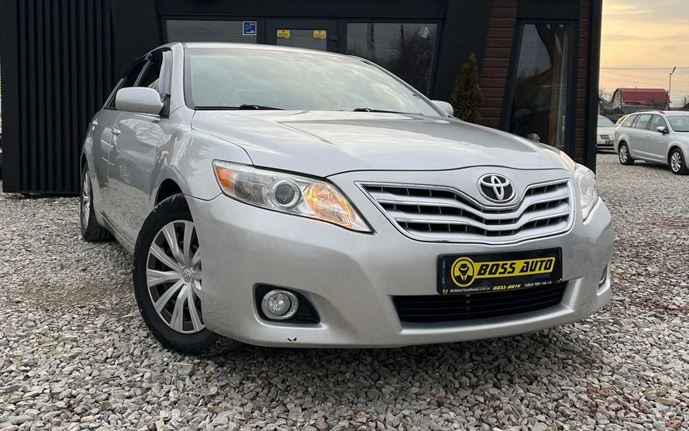 Toyota Camry 2011