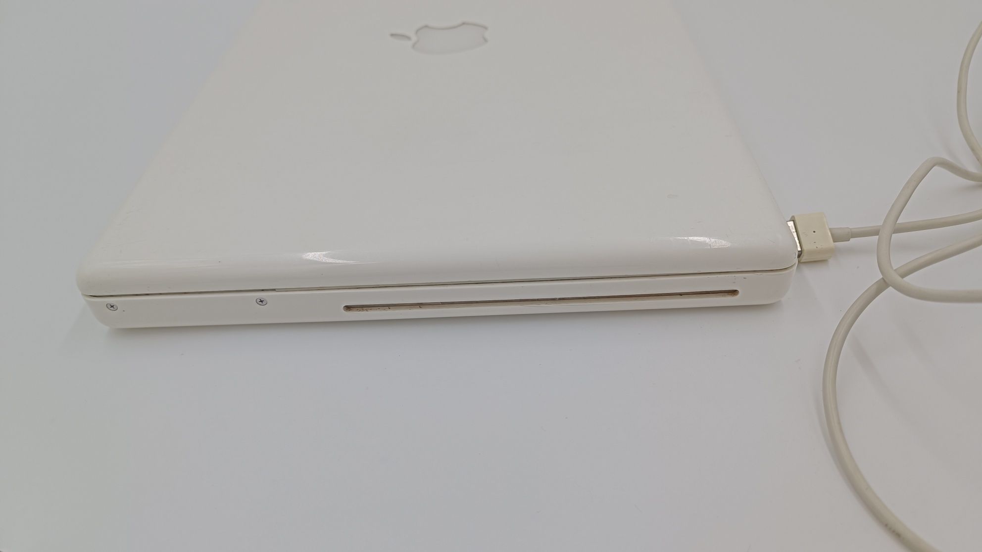 Laptop Apple Macbook A1181 + zasilacz 60W