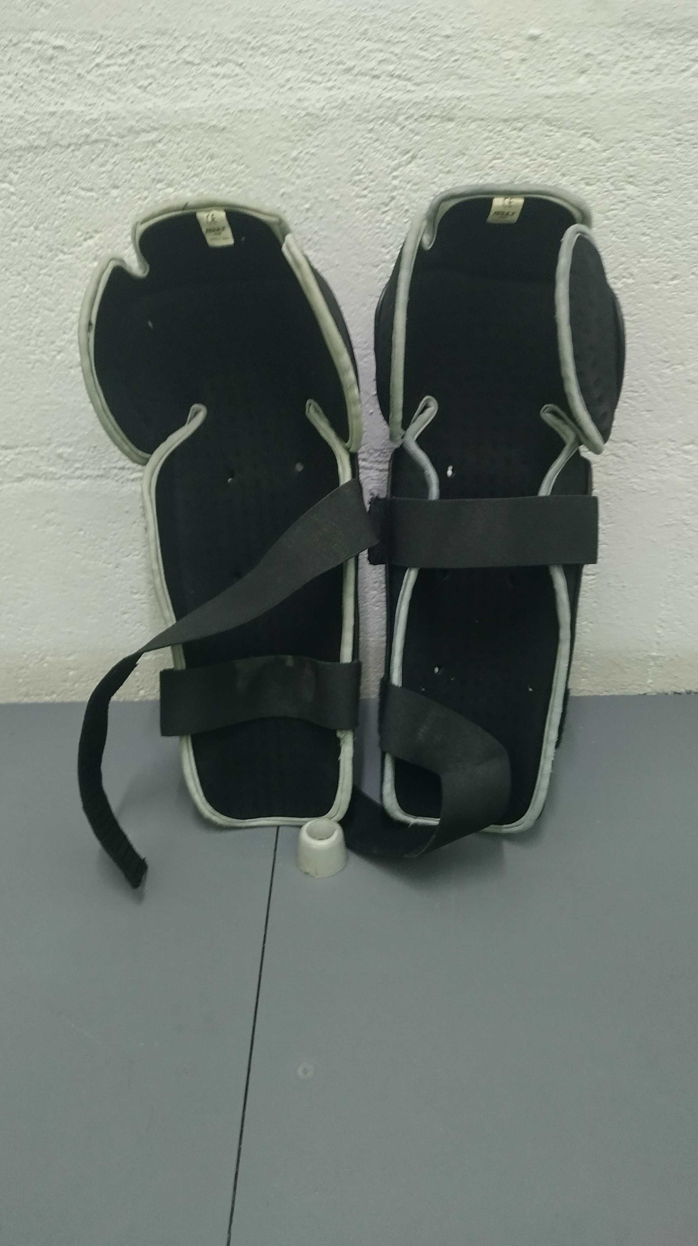 Joelheiras SHOT para trotinete / skate / patins / etc...