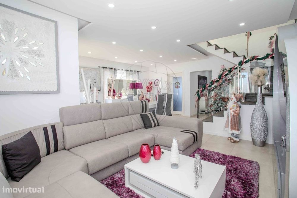 Moradia T4 para venda