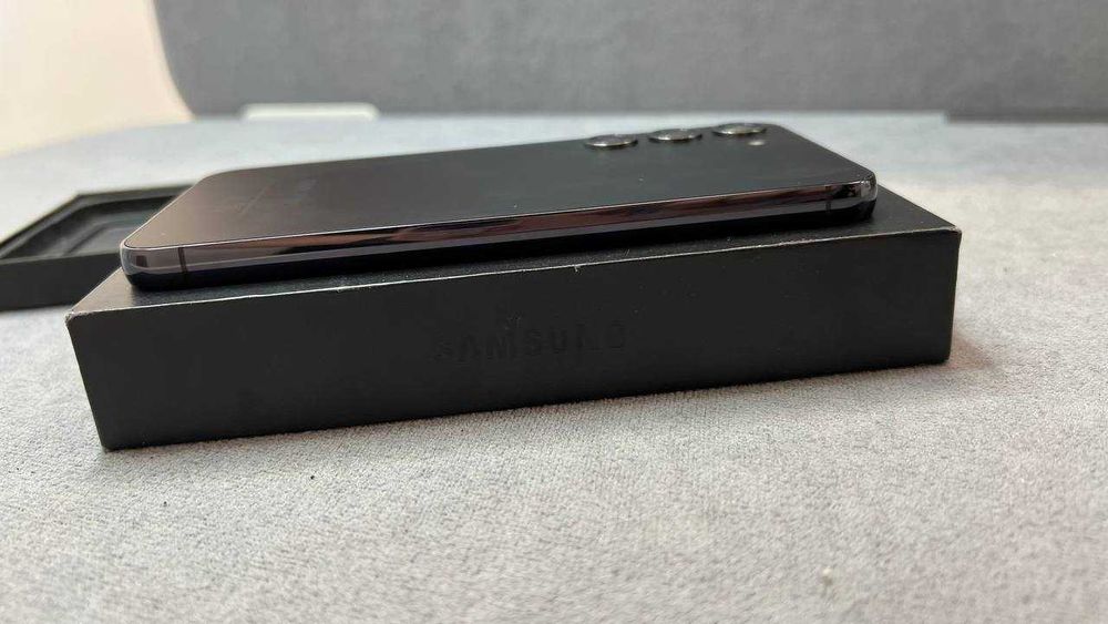 Вітринний Самсунг SAMSUNG Galaxy S23 256 GB Black 12 місяців гарантії!