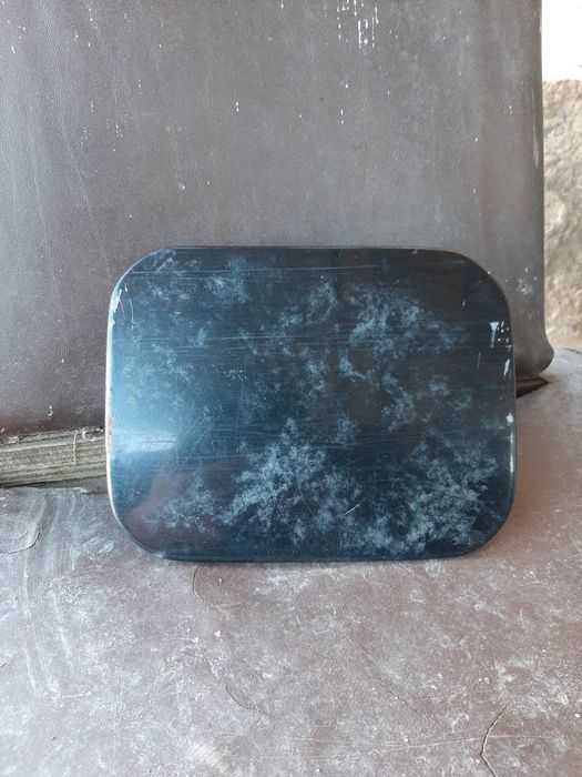 Кришка баку ЧЕРІ вробочому стані.