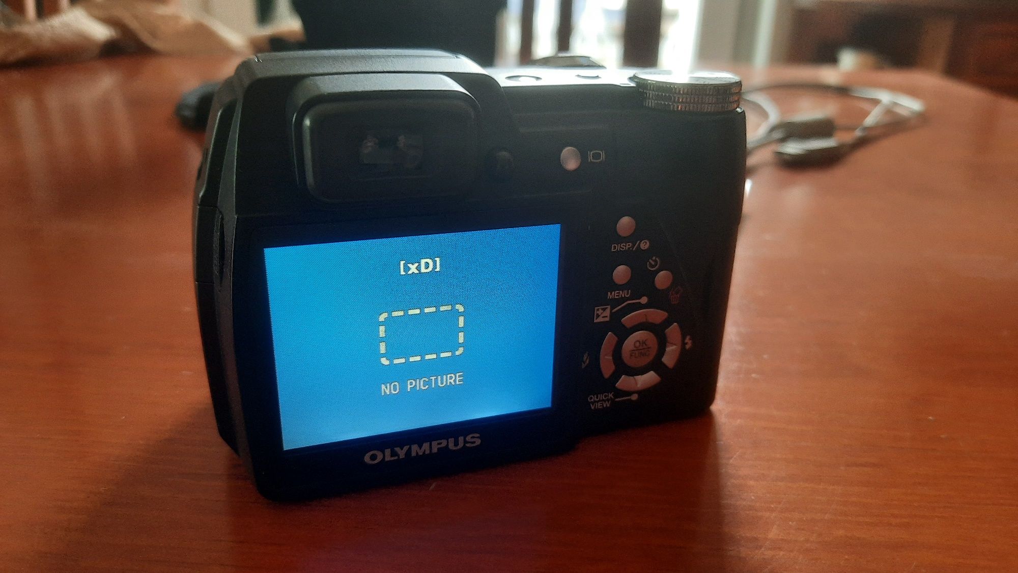 Câmara fotográfica digital (Olympus SP-510UZ)