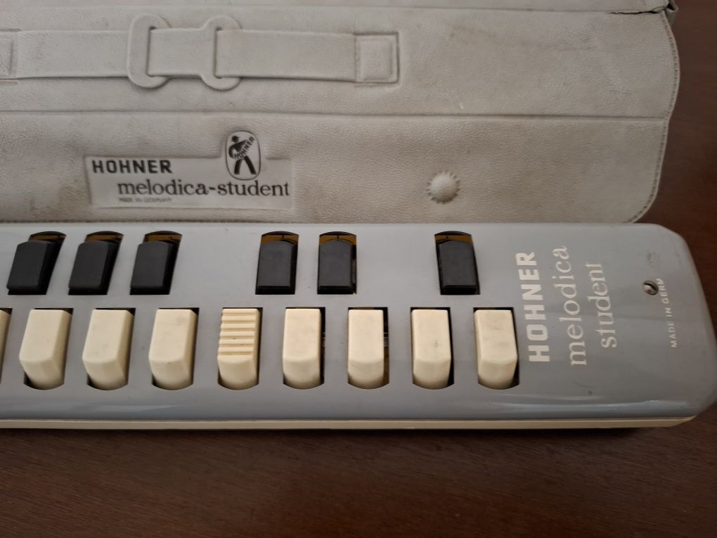 Hohner melodica student