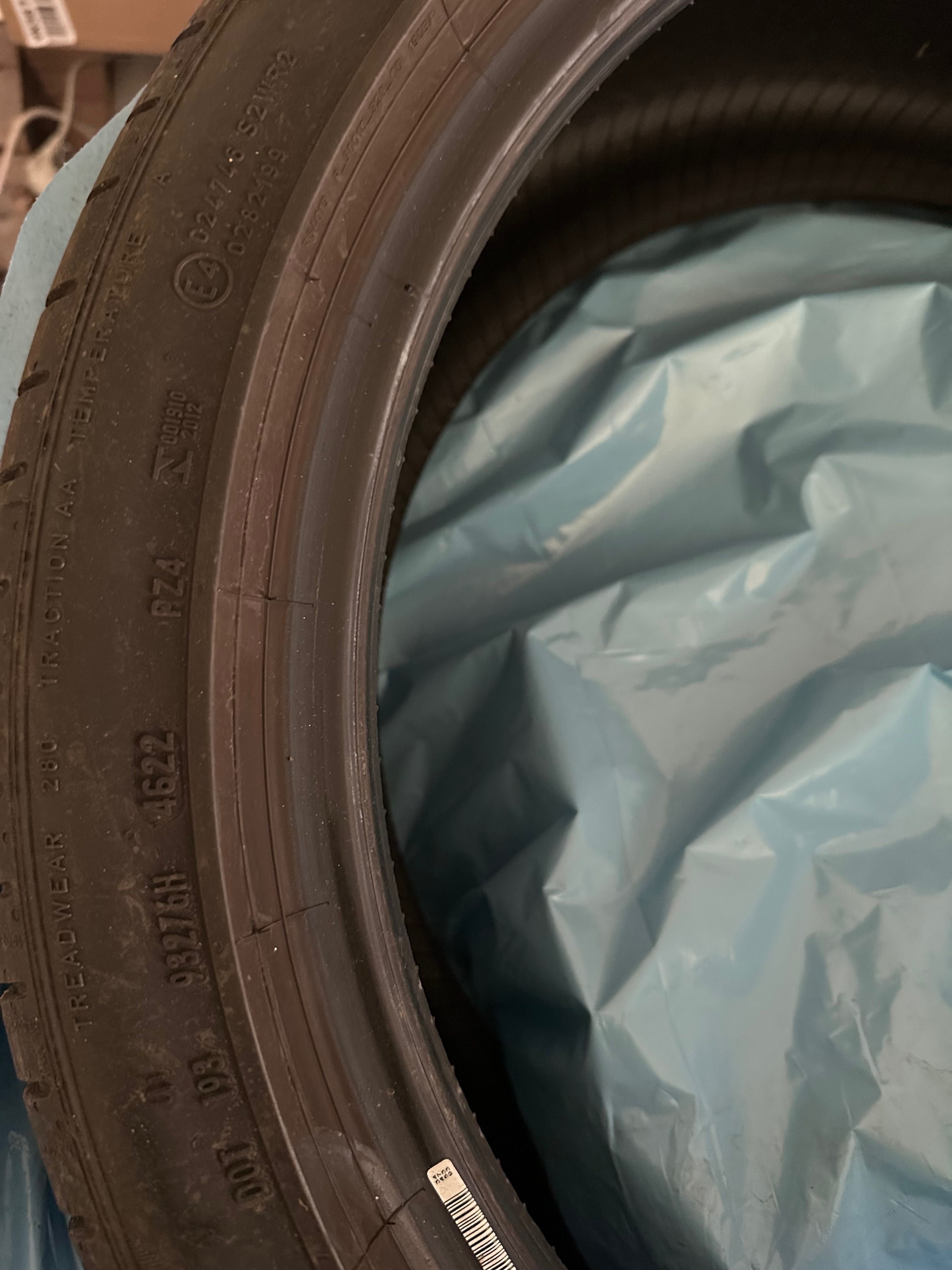 Komplet Pirelli P Zero 245/40 R19 94 W 4 szt