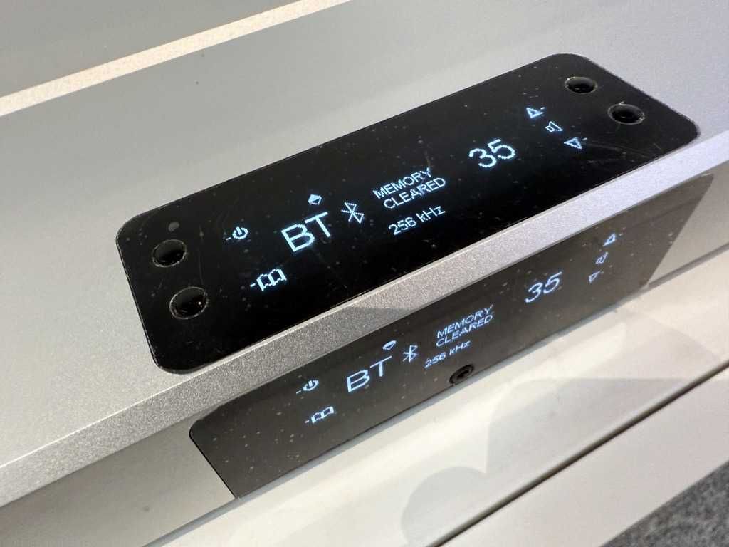 MICROMEGA M 150 Wzmacniacz + DAC  srebrny All-in-One 150 W x 2