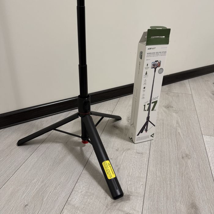 Штатив для телефону