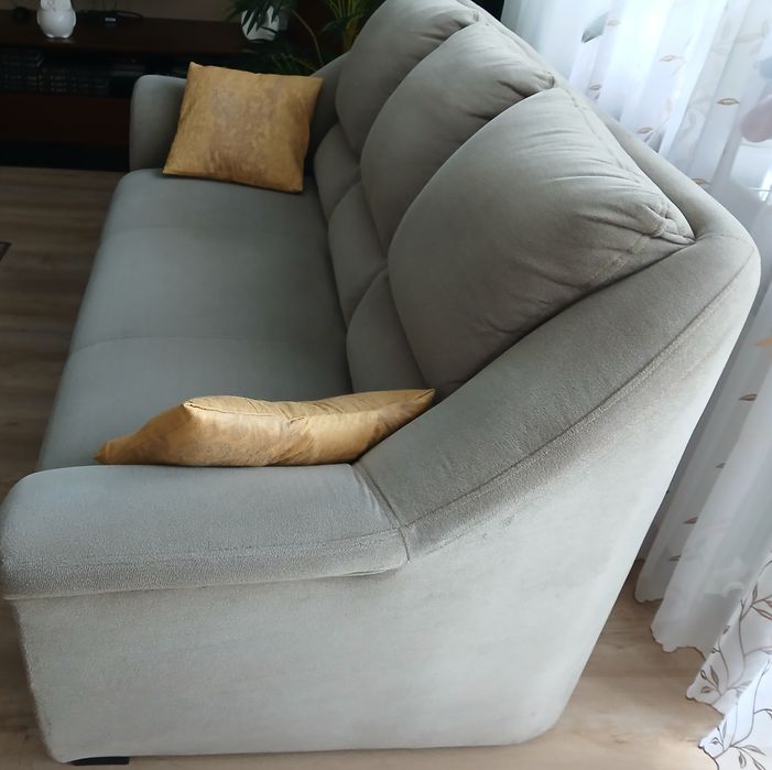 2 Nowoczesne kanapy + 4 pufy