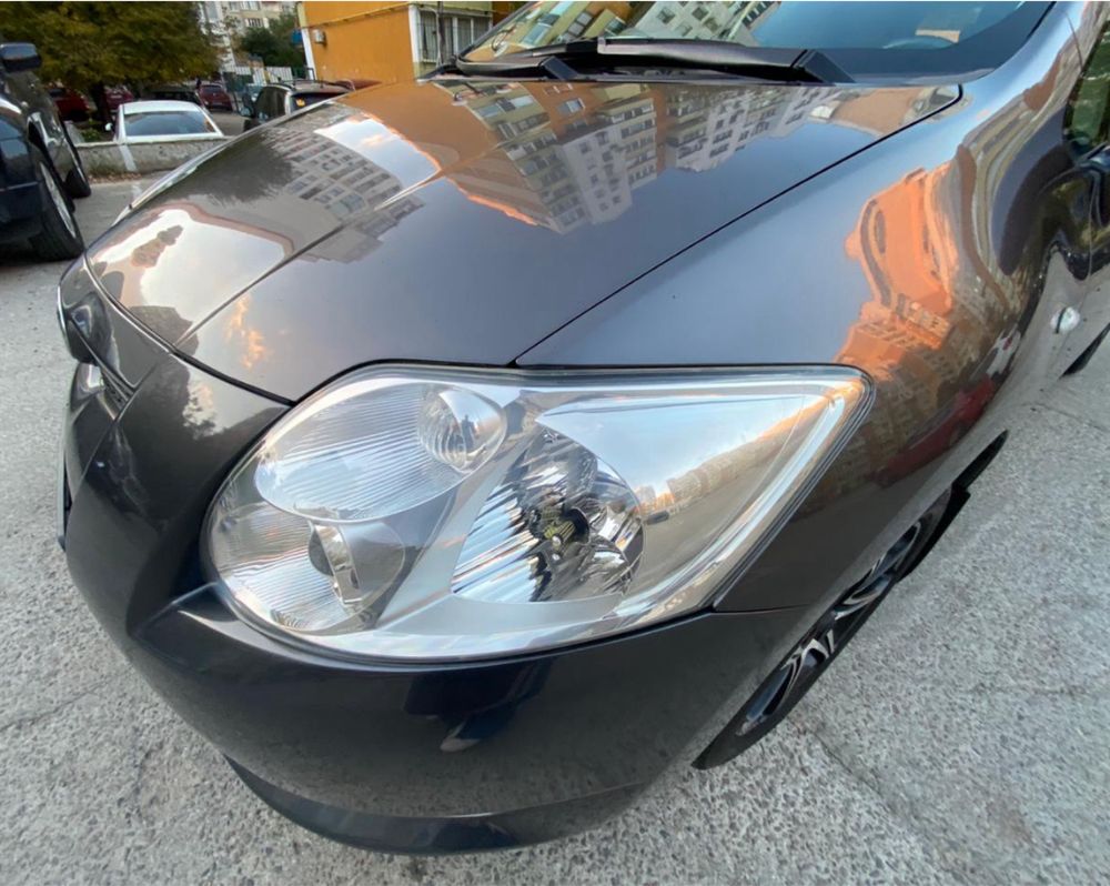 Продам Auris, асфальт, 1.6. Идеал