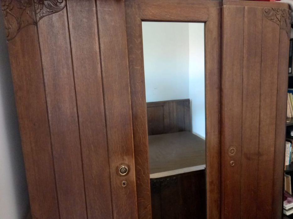 Szafa Antyk Lata 50 z Lustrem Rzezbienia Drzwi Trzydrzwiowa