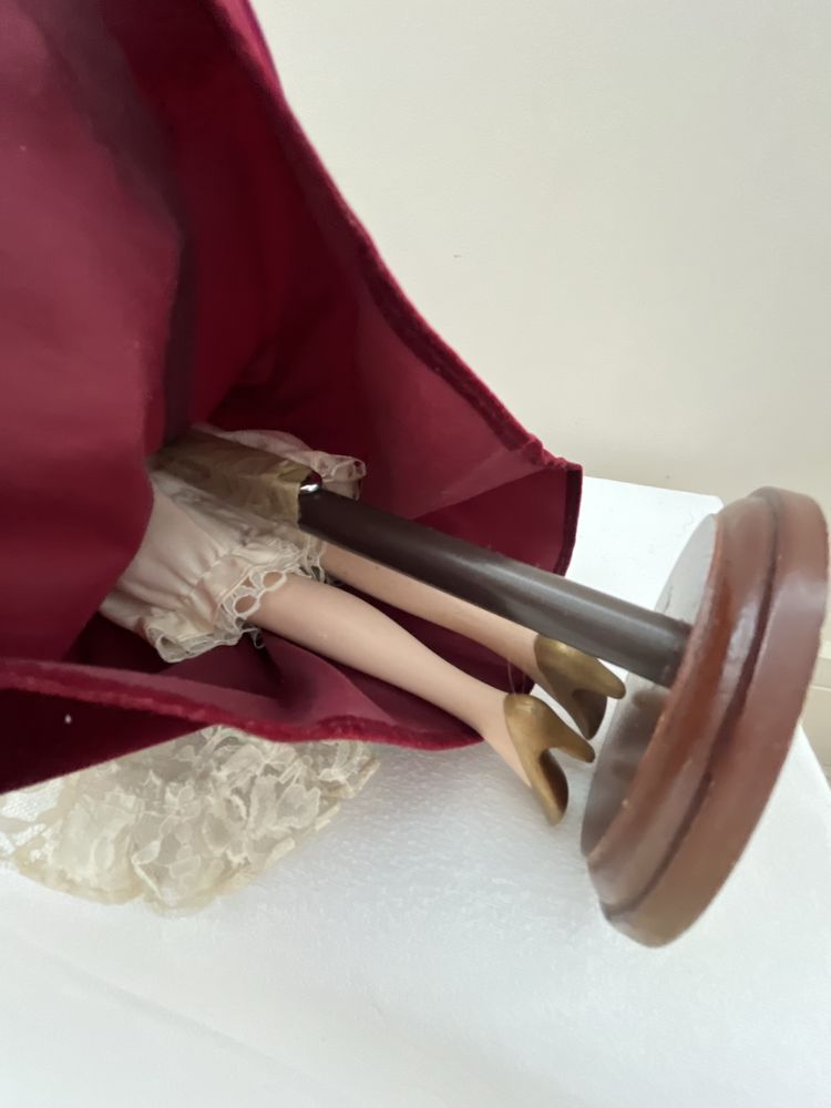 Piekna lalka porcelanowa