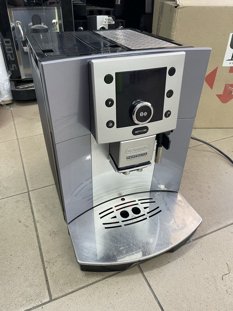 Кавомашина Delonghi Cappucino Esam 5500