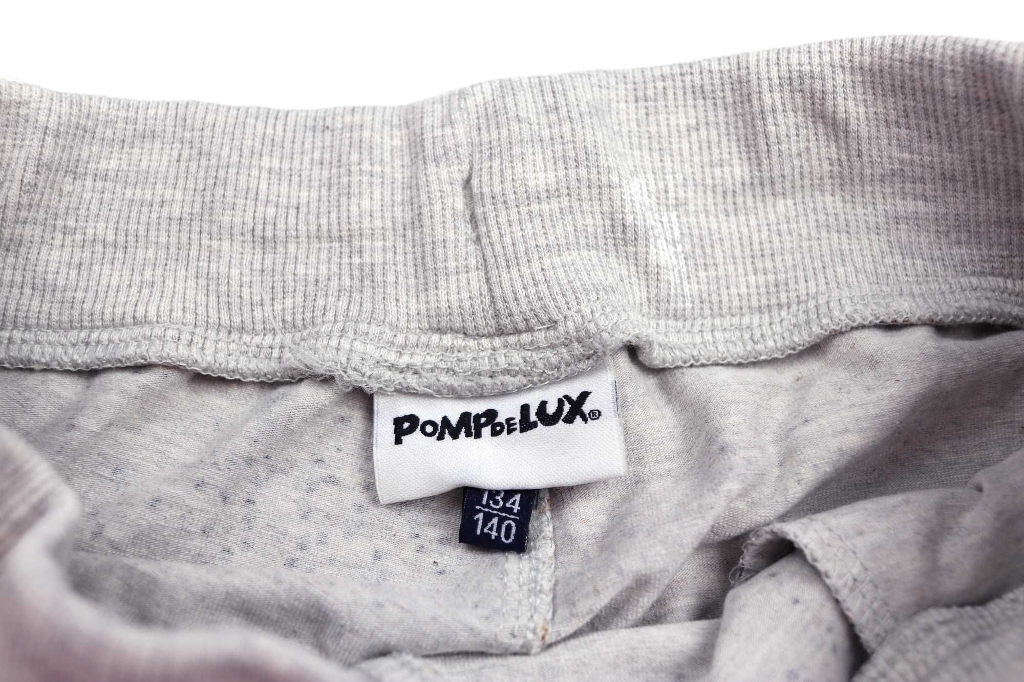 PompdeLux szare spodnie dresowe łatki 134/140 cm