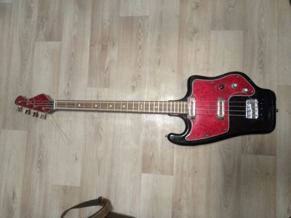 Бас гитара Тоника ЕГБ-805