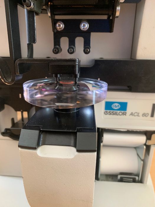 Analizator soczewek, Dioptromierz Essilor ACL60